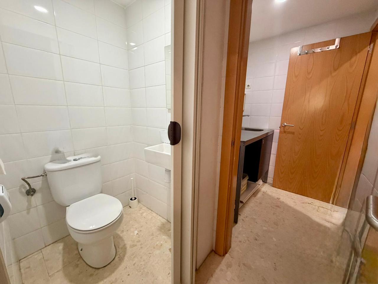 local en montcada-i-reixac · passeig-sant-jordi-08110 500€