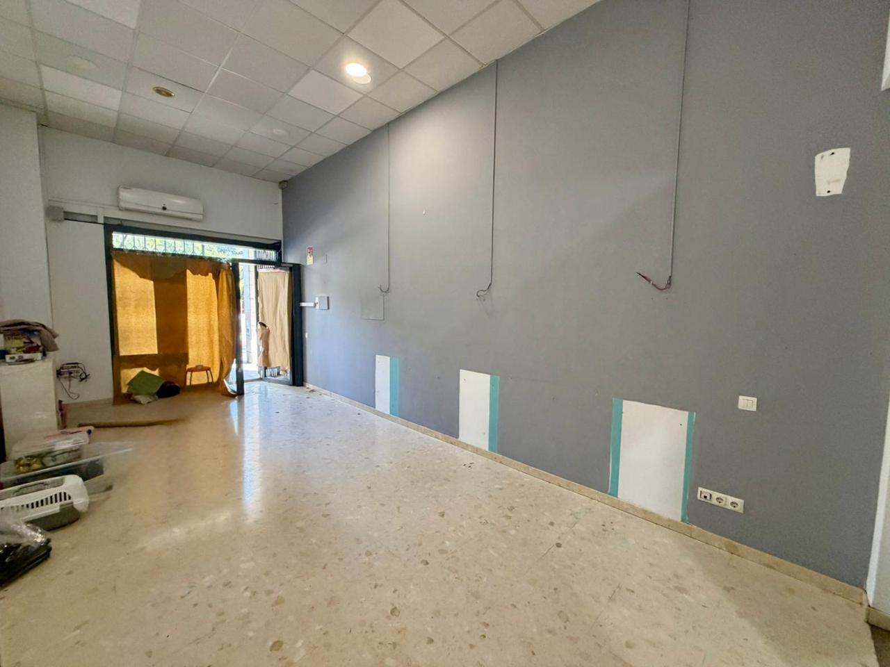 local en montcada-i-reixac · passeig-sant-jordi-08110 500€