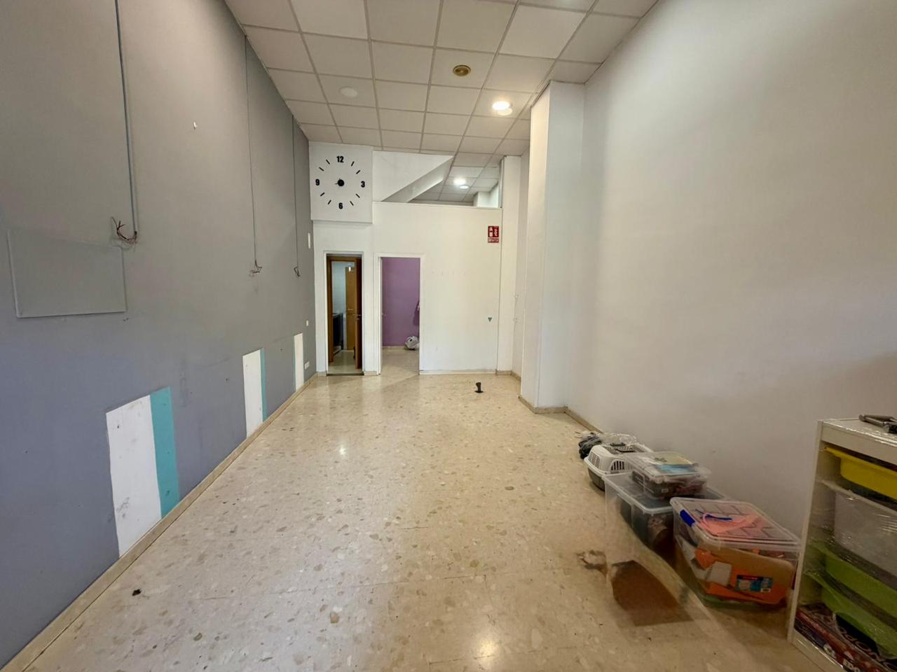 local en montcada-i-reixac · passeig-sant-jordi-08110 500€