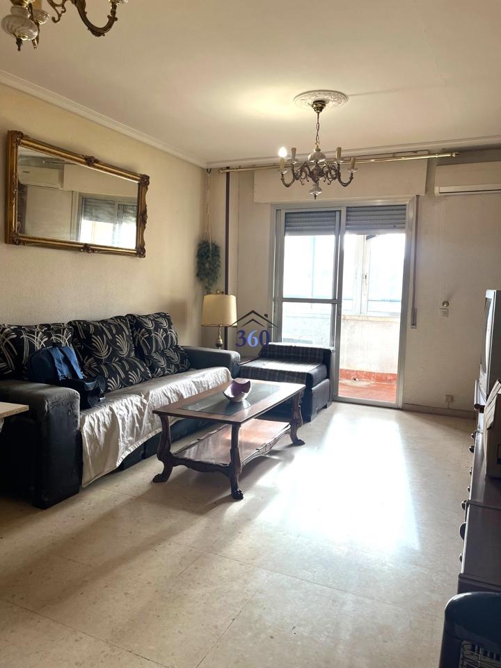 Piso en Plaza Primero de Mayo, Cáceres, Cáceres de 83 m2