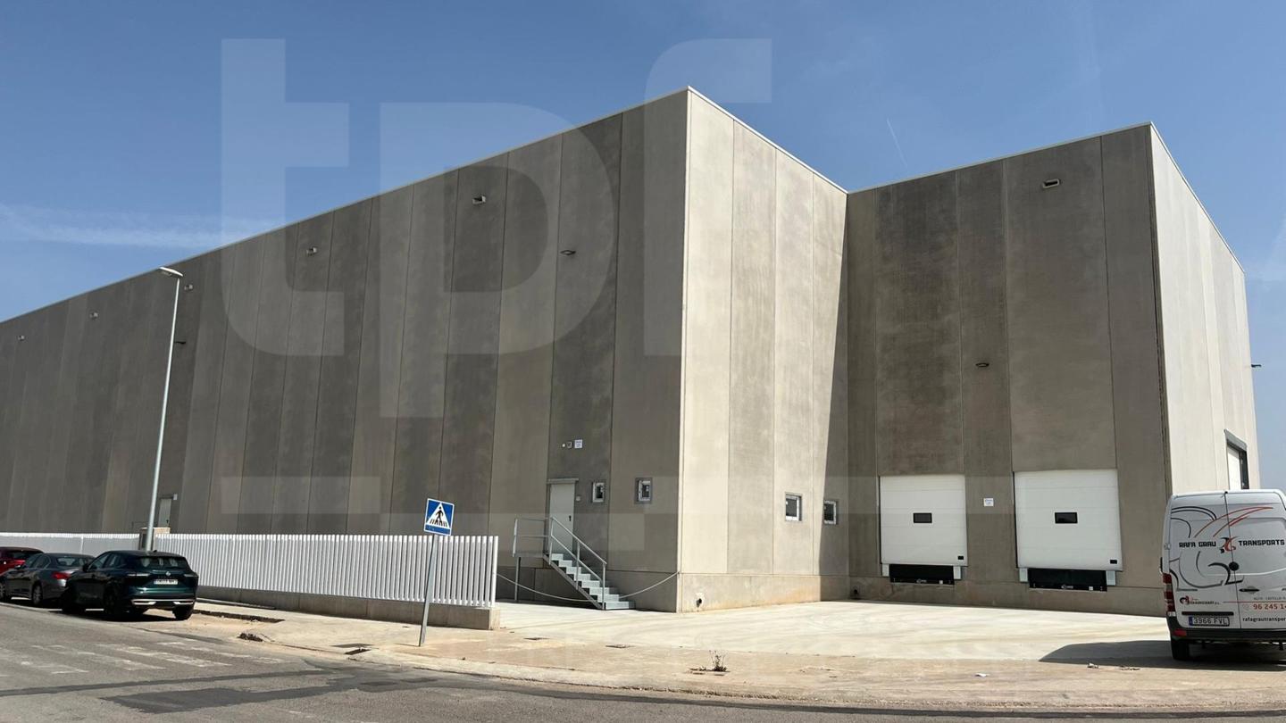 Nave industrial en Calle Cierzo, Nàquera, Valencia de 3801 m2
