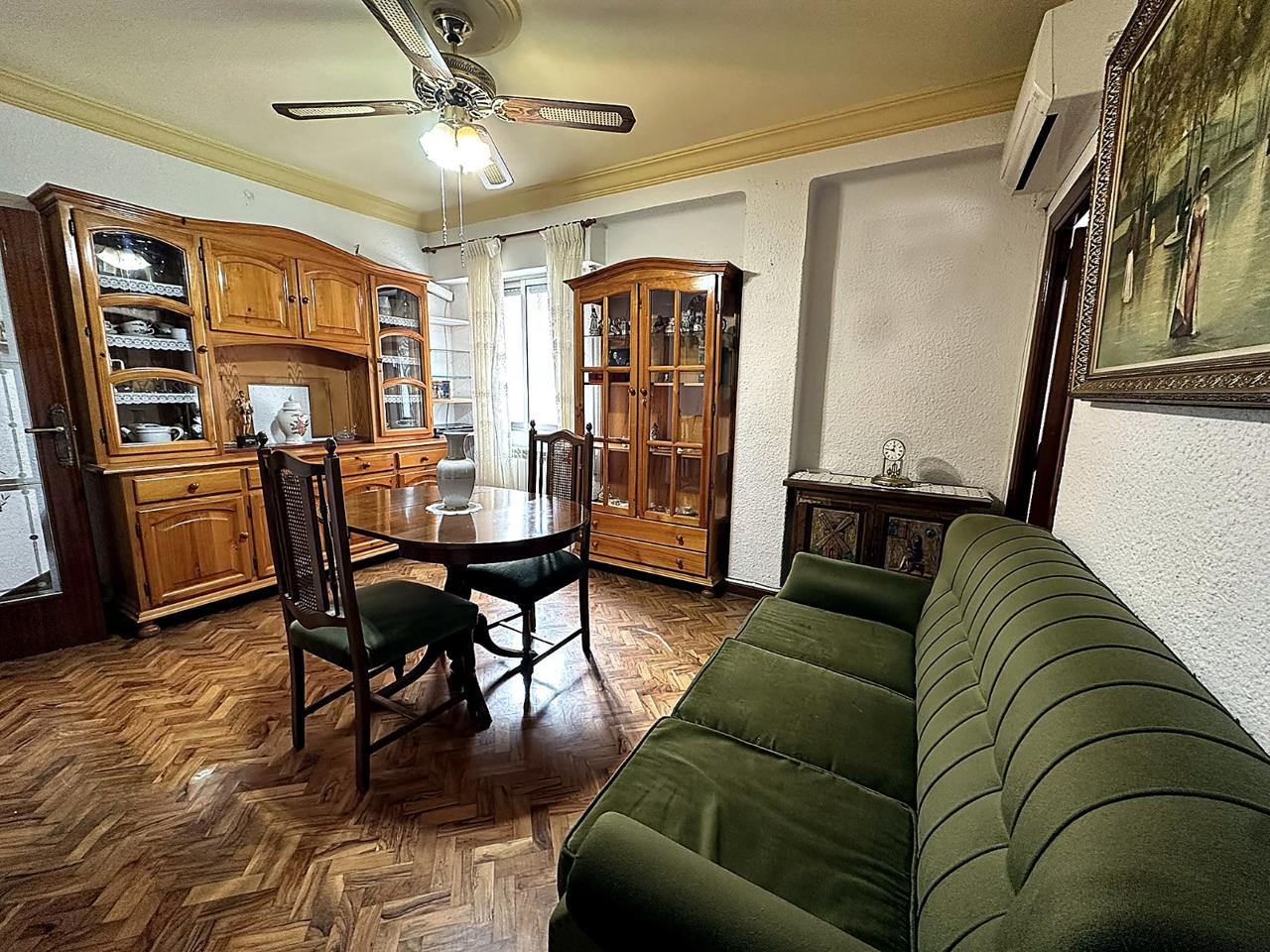 Flat in Calle de Mesones de Isuela, Zaragoza, Zaragoza of 66 m2