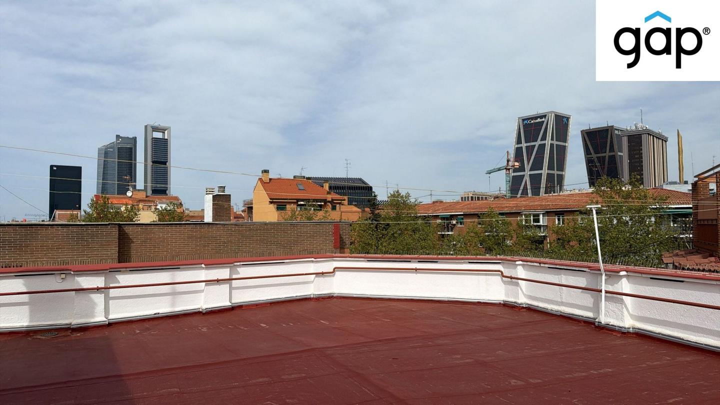 Piso en Calle Veza, Madrid, Madrid de 65 m2