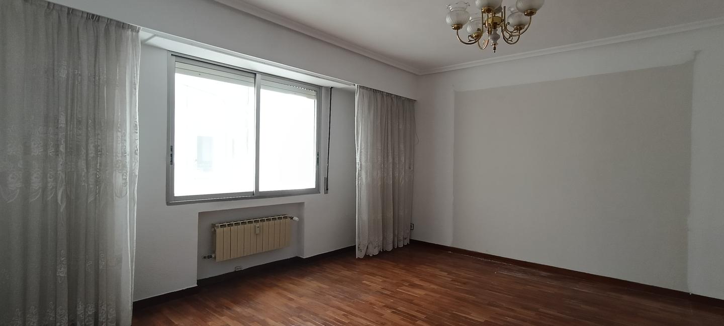 Piso en Calle Alcázar de Toledo, León, León de 70 m2