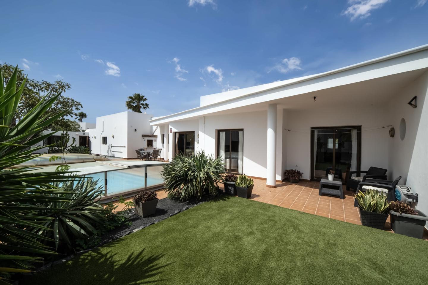 Detached 3 Bedroom Villa with Private Pool, Playa Blanca