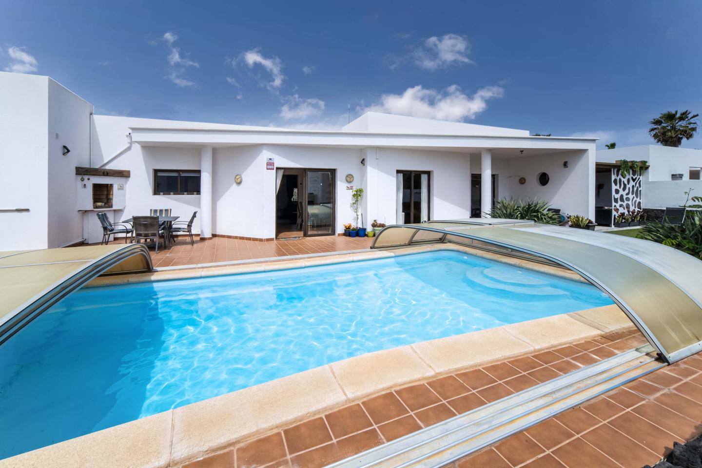 Detached 3 Bedroom Villa with Private Pool, Playa Blanca