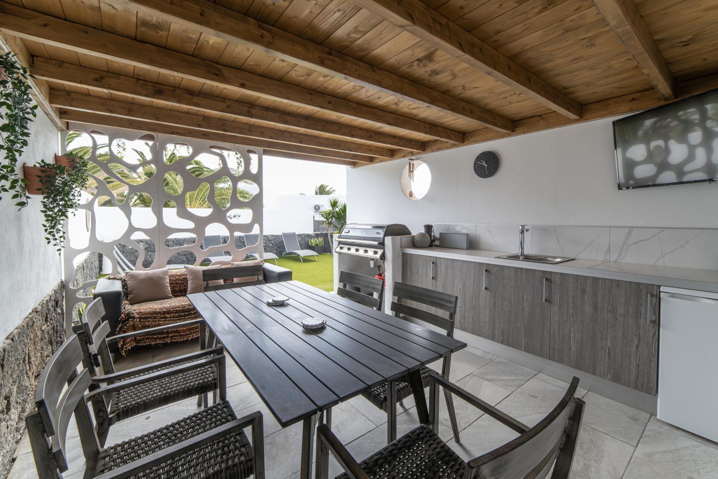 Detached 3 Bedroom Villa with Private Pool, Playa Blanca