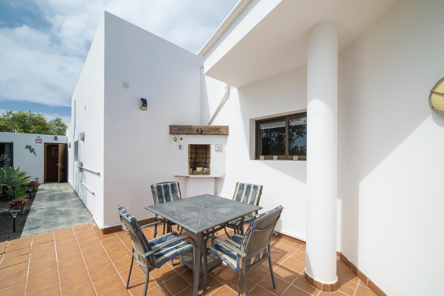 Detached 3 Bedroom Villa with Private Pool, Playa Blanca
