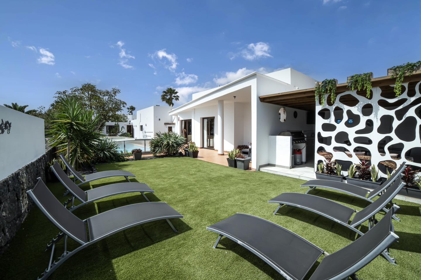 Detached 3 Bedroom Villa with Private Pool, Playa Blanca