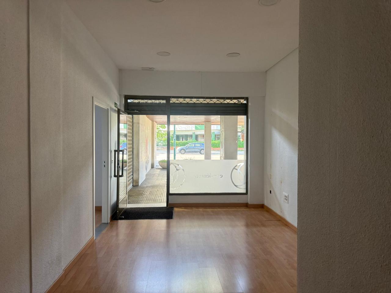 Local en Avenida Gloria Fuertes, Valladolid, Valladolid de 75 m2