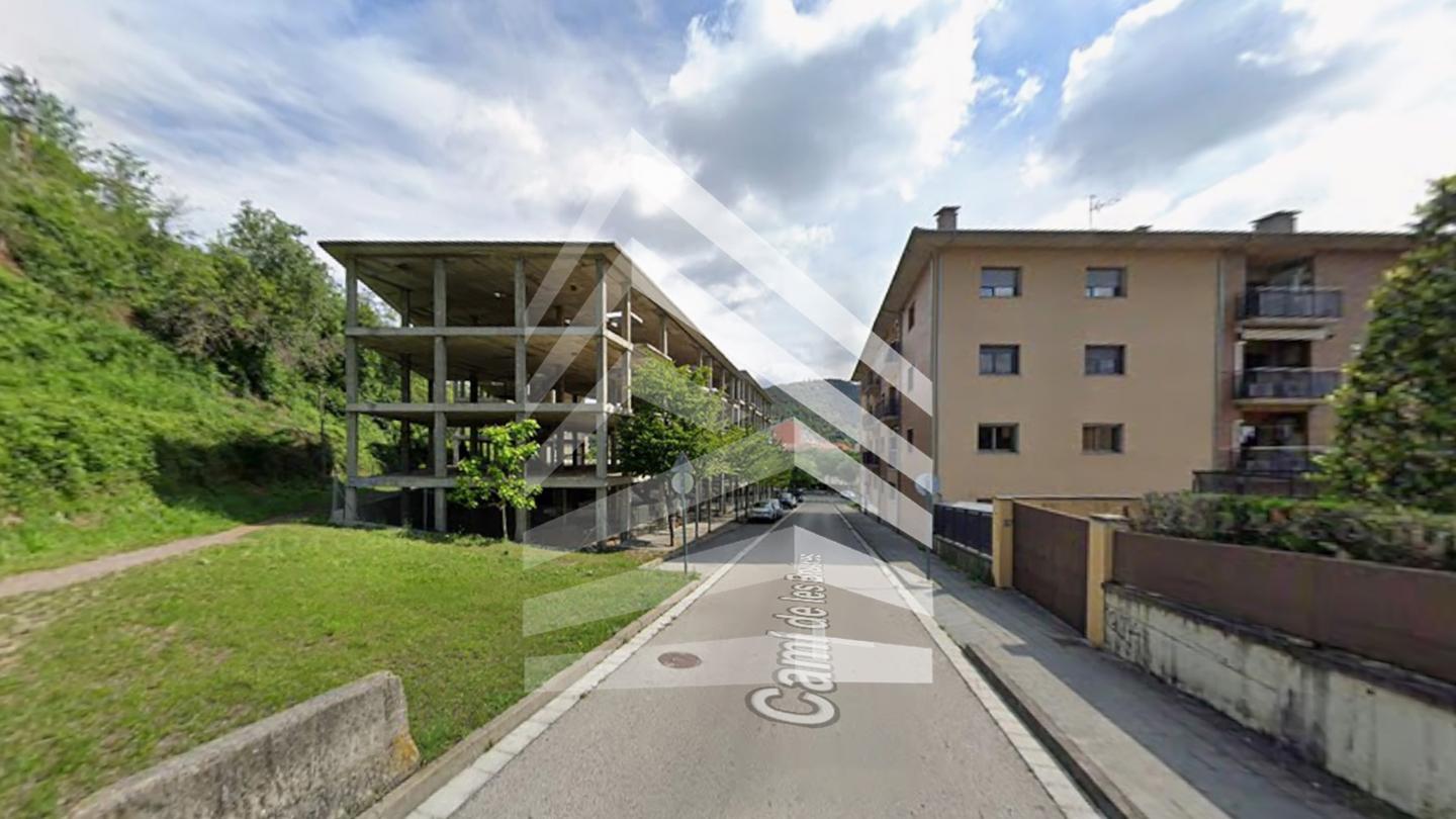 edificio en olot · cami-de-les-bruixes-17800 1502110€