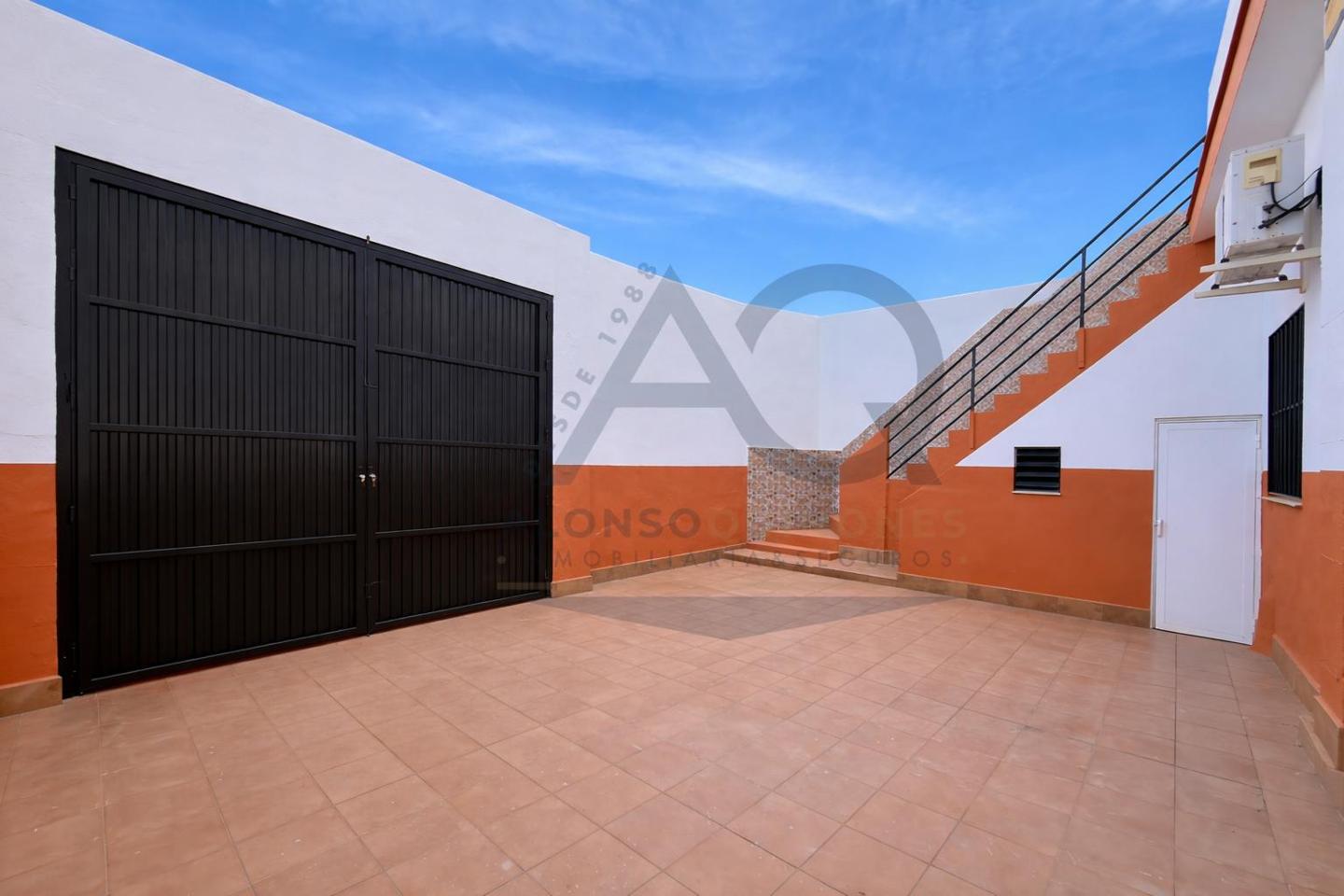 Villa in Alcalá de Guadaíra, Sevilla of 227 m2