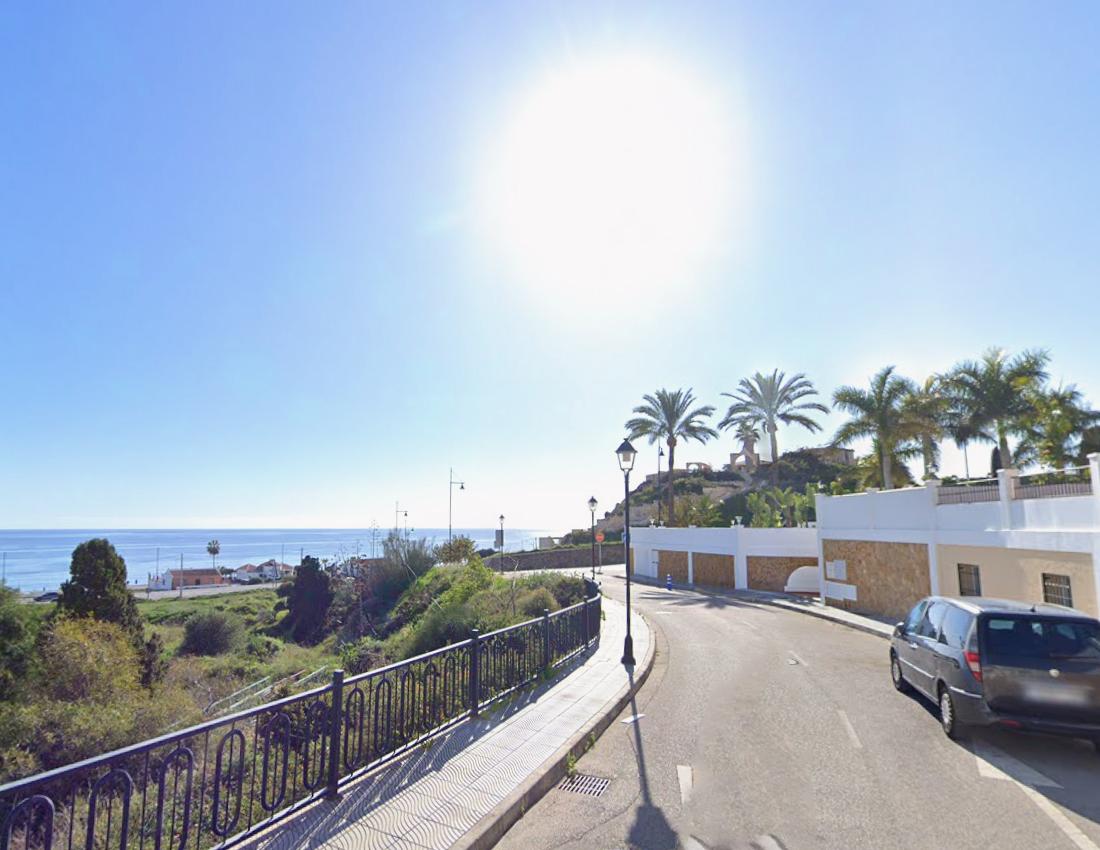 foto de GRAN PLAZA DE GARAJE EN URB. EL PEÑONCILLO, TORROX COSTA