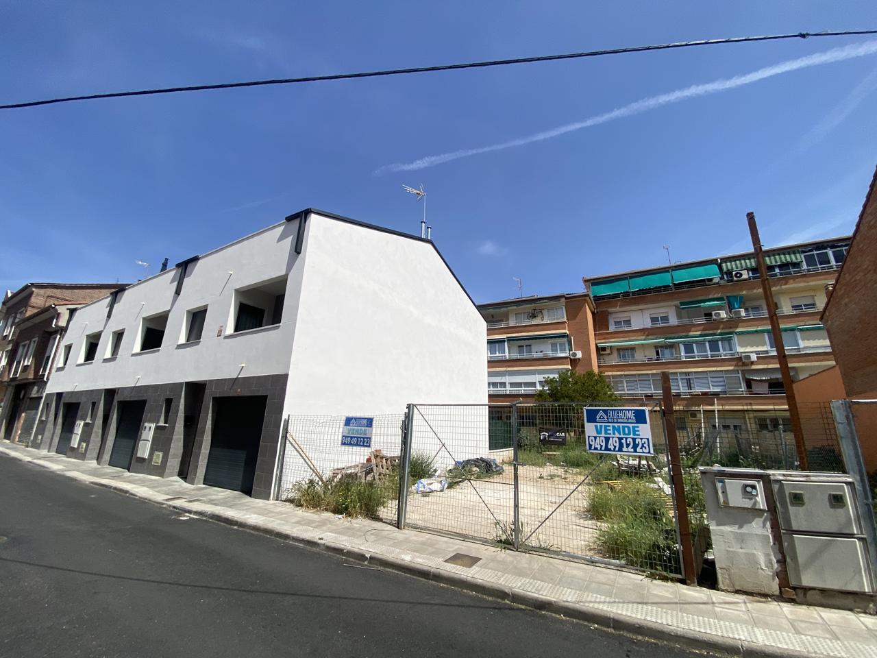 Terreno en Azuqueca de Henares, Guadalajara de 135 m2