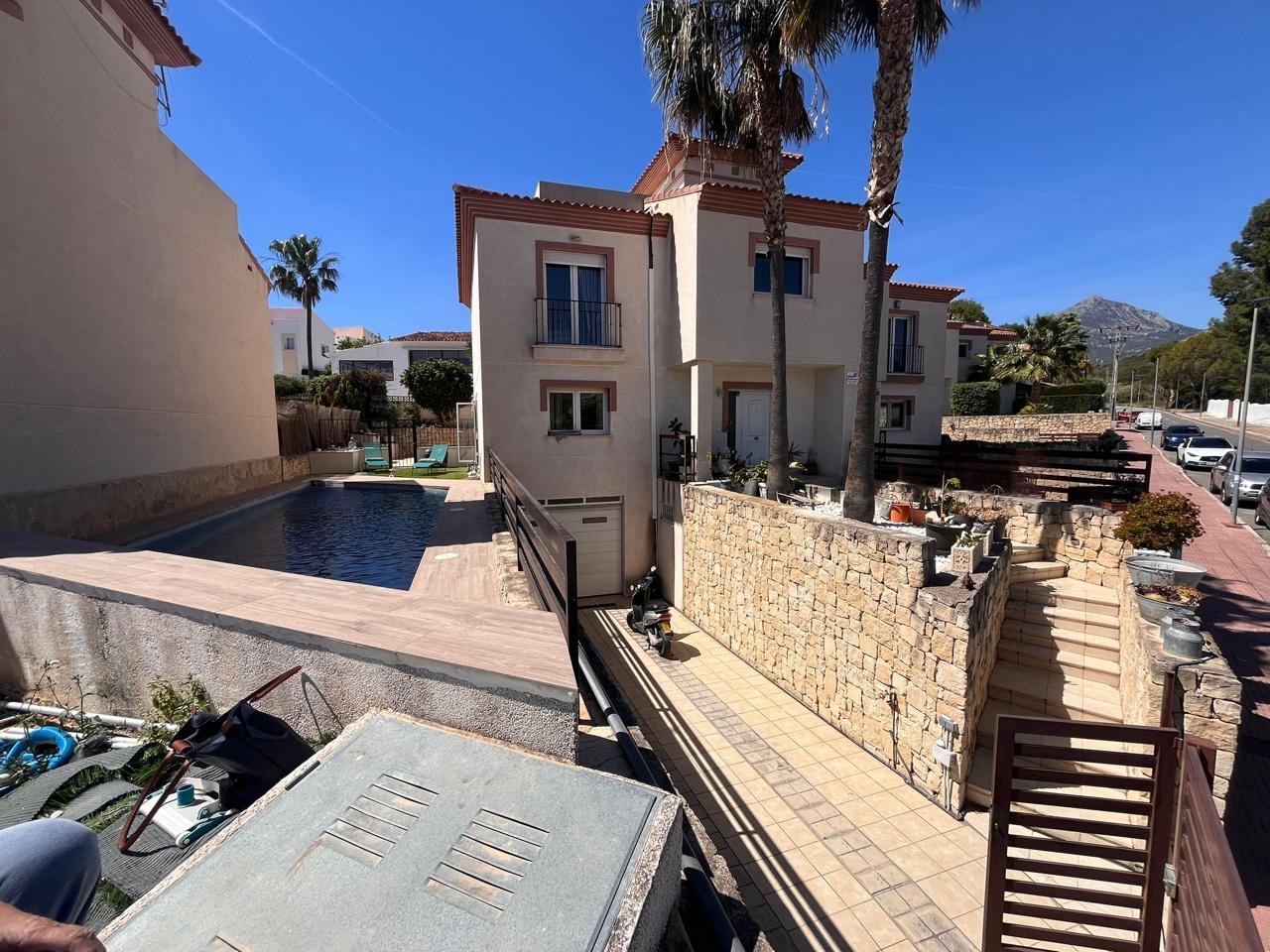 Casa / chalet en Alfaz del Pi, Alicante de 261 m2