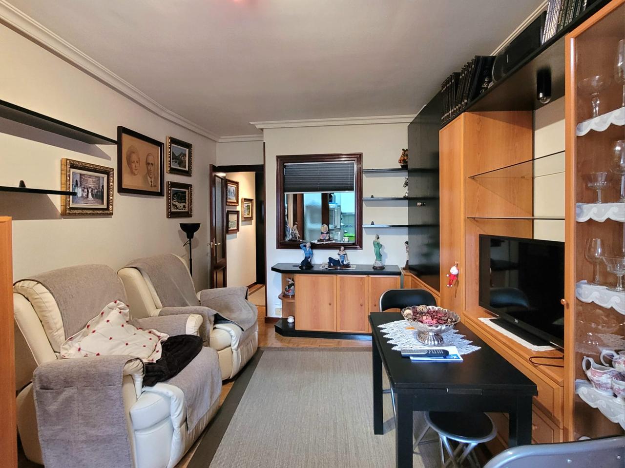 Piso en Calle Carlos Casanueva Varas, Oviedo, Asturias de 40 m2