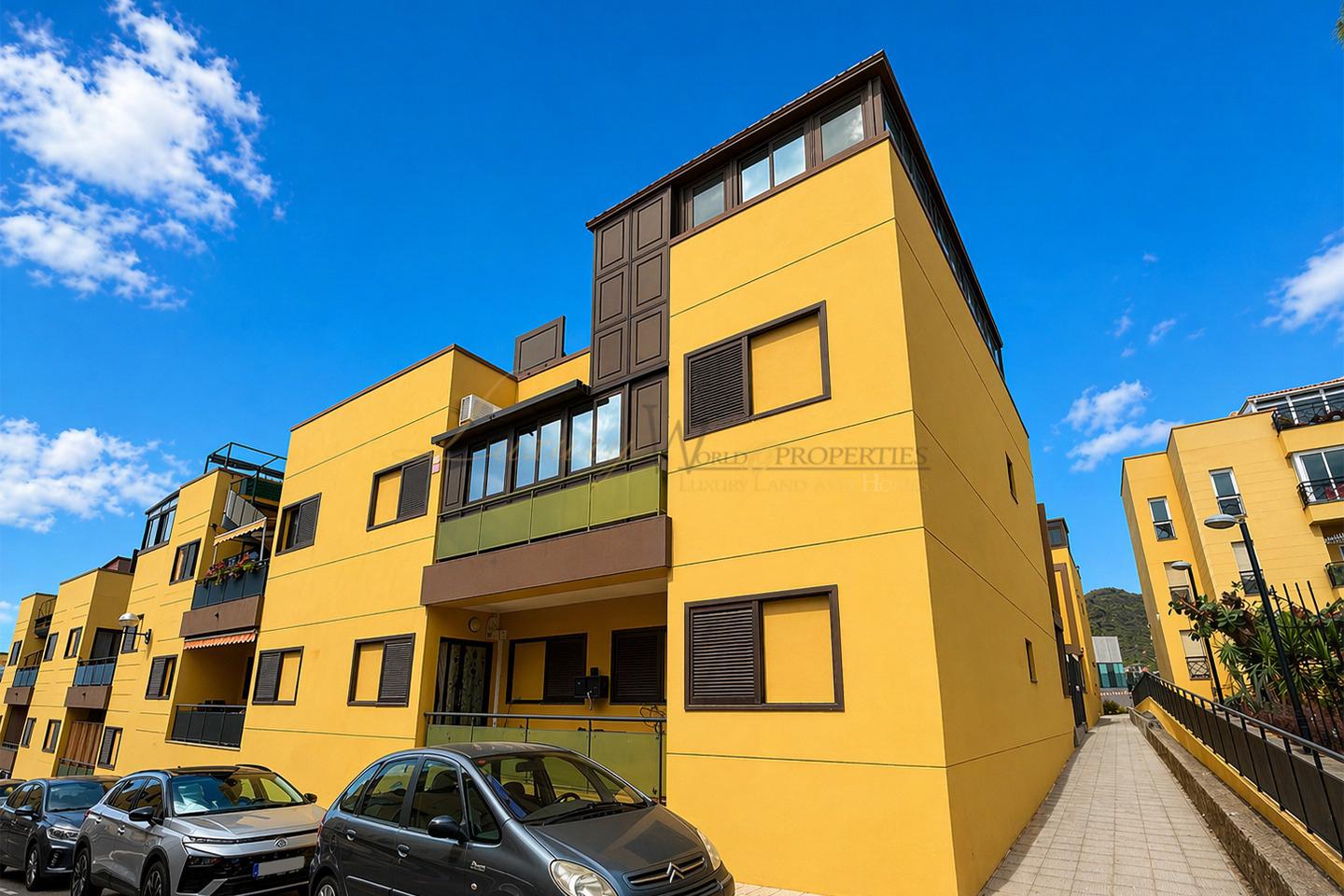 Piso en Calle Algorin, Parque de la Reina, Santa Cruz de Tenerife de 174 m2