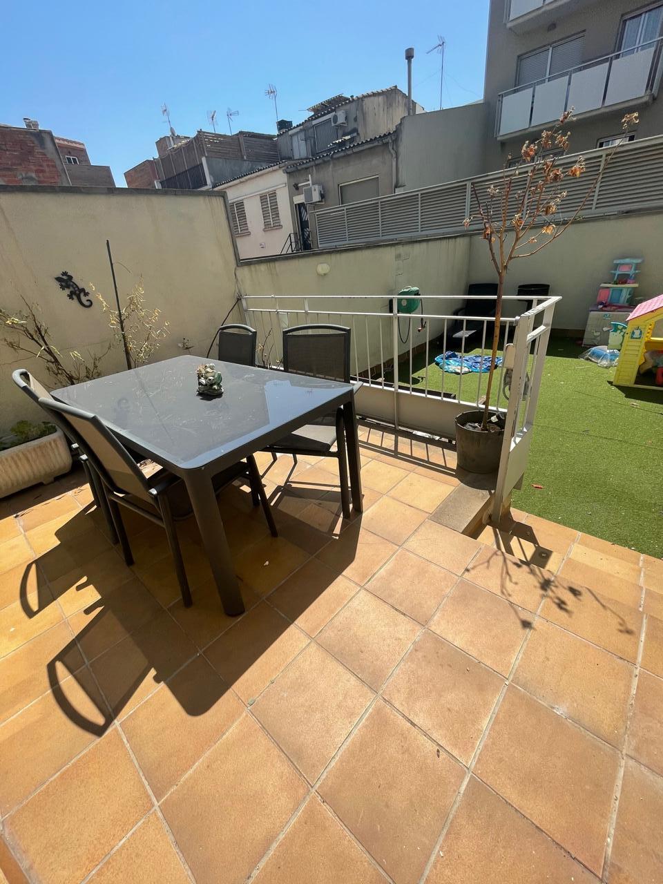 casa--chalet en montcada-i-reixac · font-pudenta 252000€