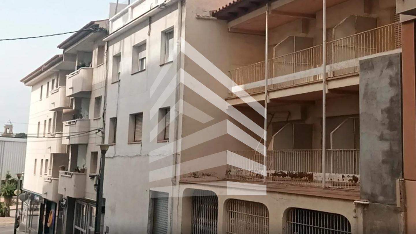 edificio en coma-ruga · carrer-santiago-rusinol-43880 783000€