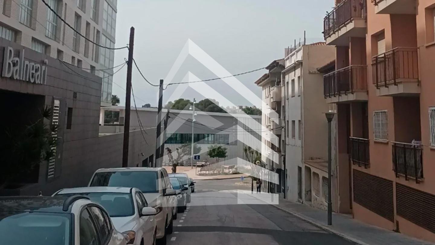 edificio en coma-ruga · carrer-santiago-rusinol-43880 783000€