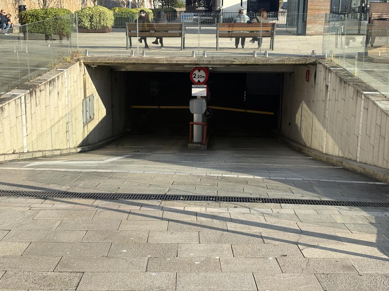 Plaza de parking en Paseo Dársena 1, La Coruña, La Coruña de 12 m2