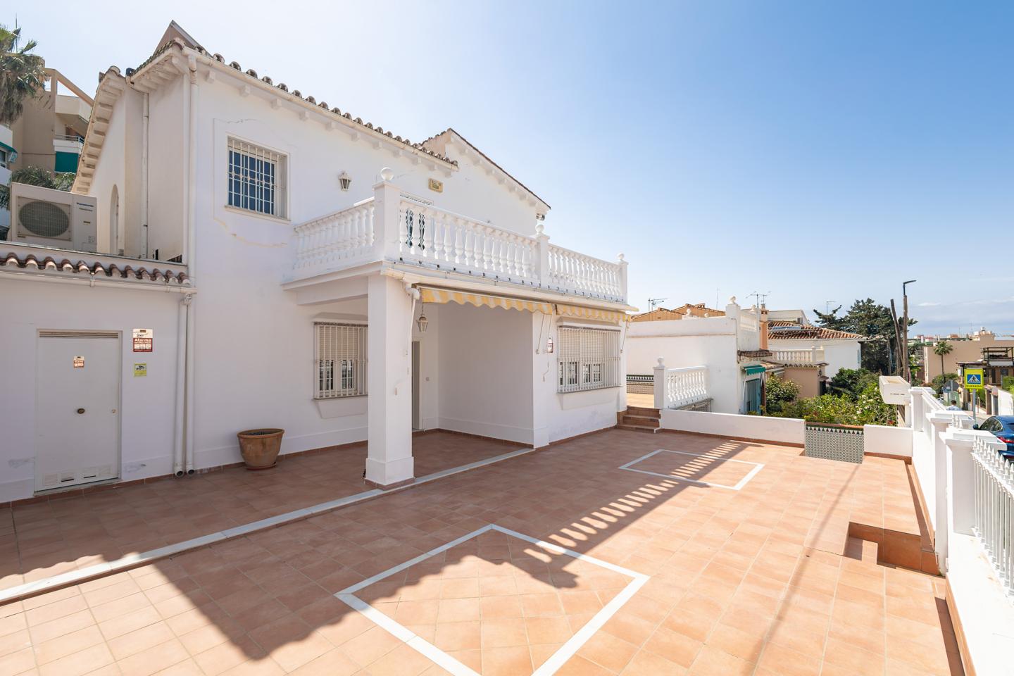 Villa in Calle Luis Taboada, Málaga, Málaga of 300 m2