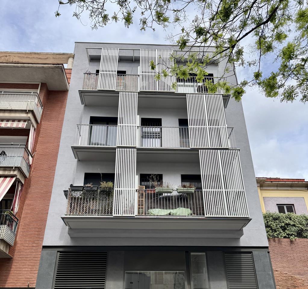 pisos en barcelona · carrer-de-vallseca-08024 330000€