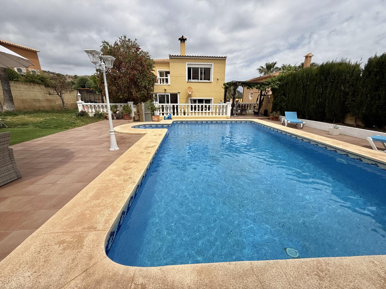 Casa / chalet en La Nucía, Alicante de 195 m2