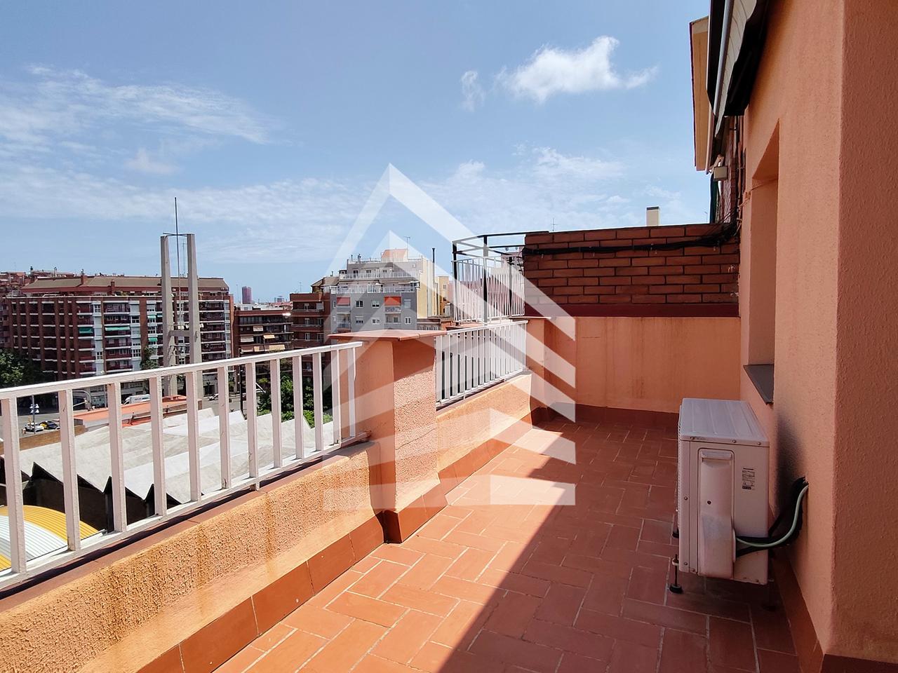 atico en barcelona · carrer-del-comandant-benitez-08028 420000€