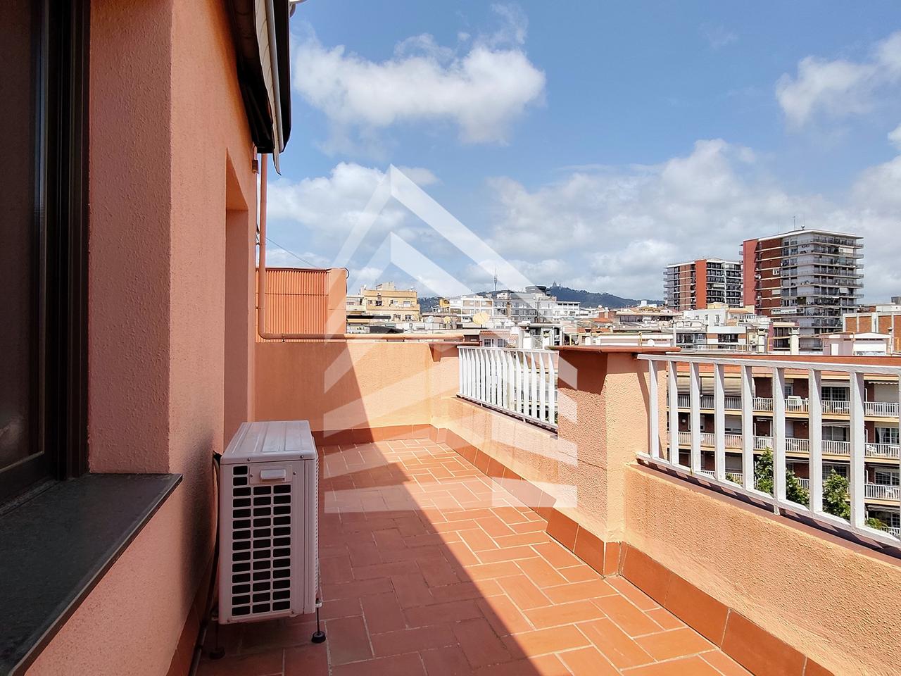 atico en barcelona · carrer-del-comandant-benitez-08028 420000€