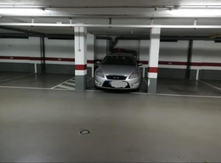 Plaza de parking en As Trece Rosas, Santiago de compostela, A Coruña de 15 m2