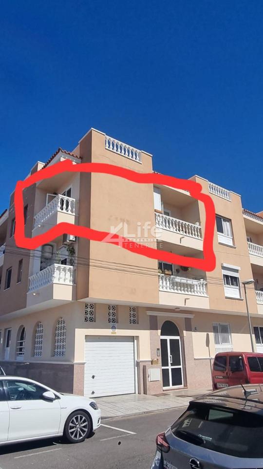 Piso en Calle la Ballena, Los Abrigos, Santa Cruz de Tenerife de 63 m2
