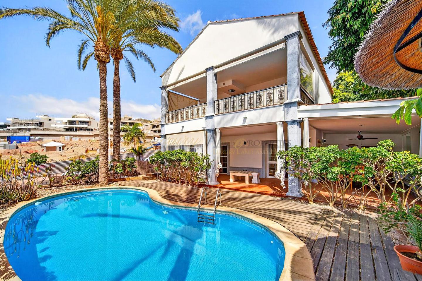 Casa / chalet en Avenida San Francisco, Los Cristianos, Santa Cruz de Tenerife de 320 m2