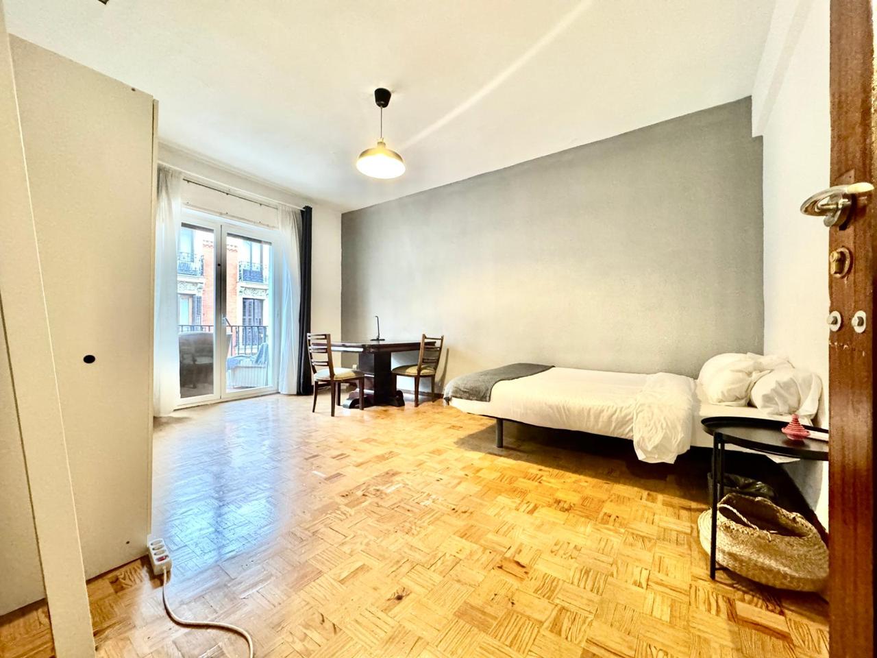 Piso · Madrid · 6 hab.
