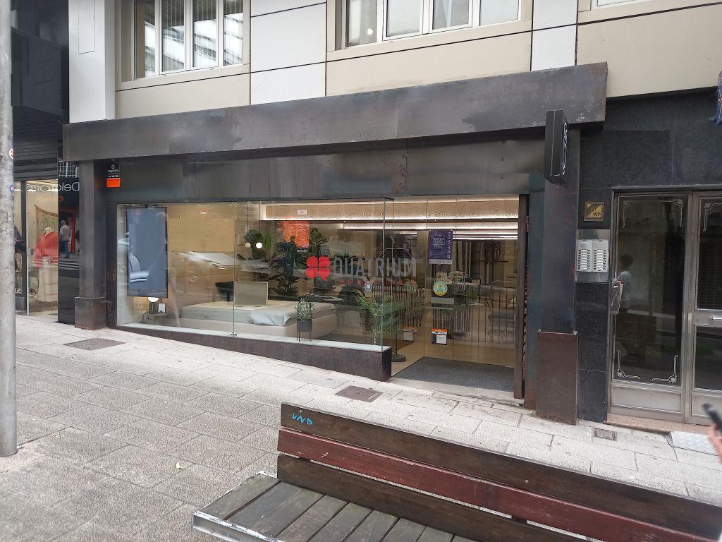 Local en Ensanche-Sar, Santiago de Compostela, A Coruña de 142 m2