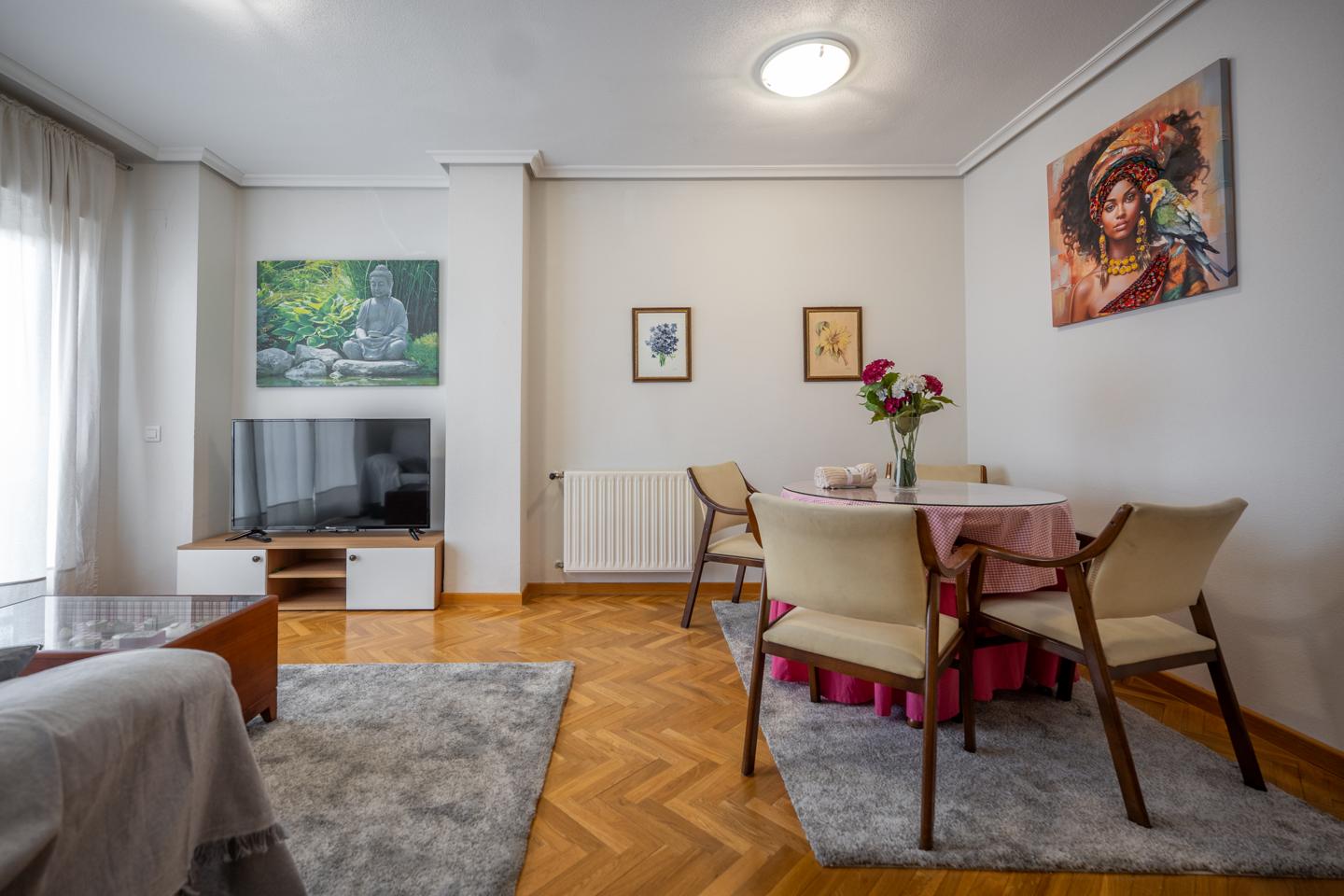 Vivienda AMUEBLADA con PLAZA DE GARAJE en zona CARREFOUR