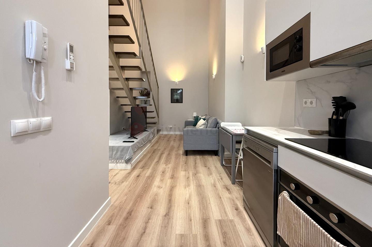 Flat in Calle de San Benito, Madrid, Madrid of 60 m2