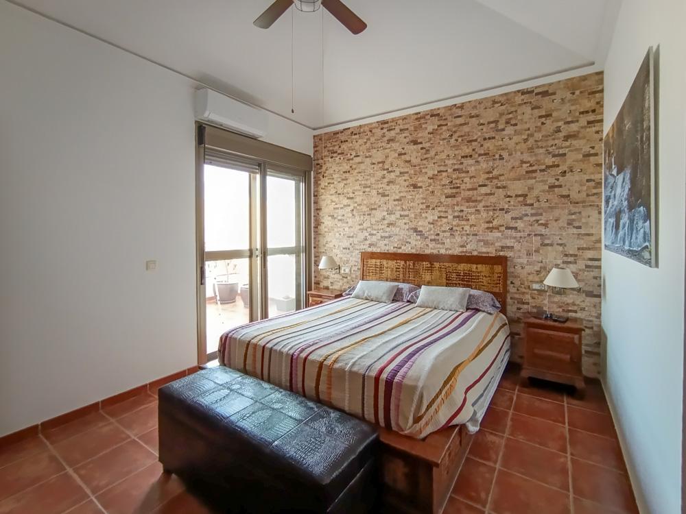 Villa in Calle El Cano, La Tejita, Santa Cruz de Tenerife of 198 m2