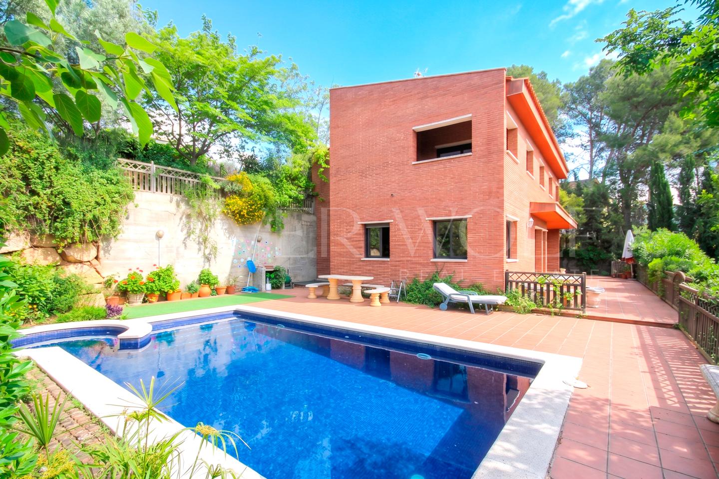 Casa / chalet en Carrer de Tomàs Guerrero, Corbera de Llobregat, Barcelona de 277 m2