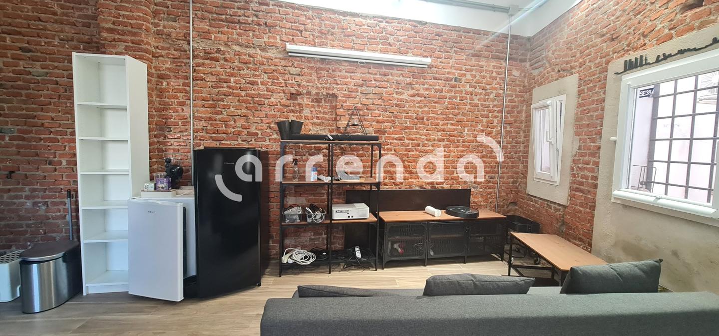 locales-comerciales en madrid · calle-del-alferez-juan-usera-28019 950€