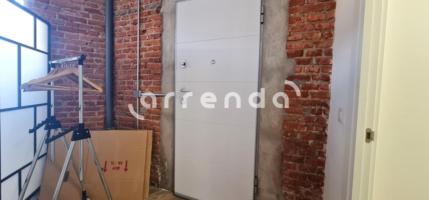 locales-comerciales en madrid · calle-del-alferez-juan-usera-28019 950€