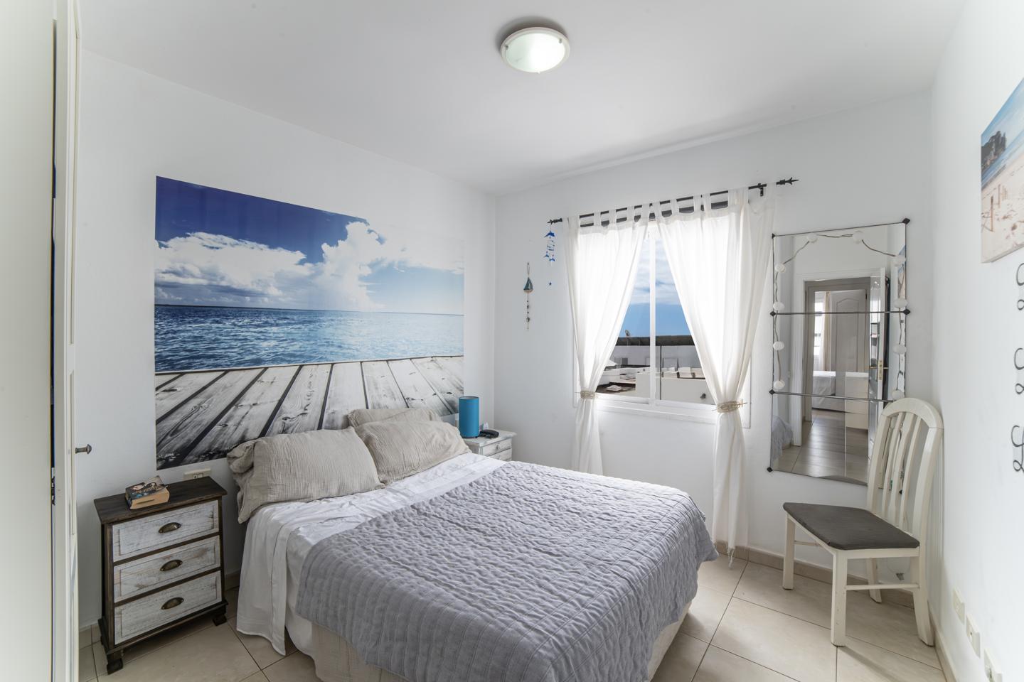 Ideally Located 2 Bed Sea View Top Floor Apartment