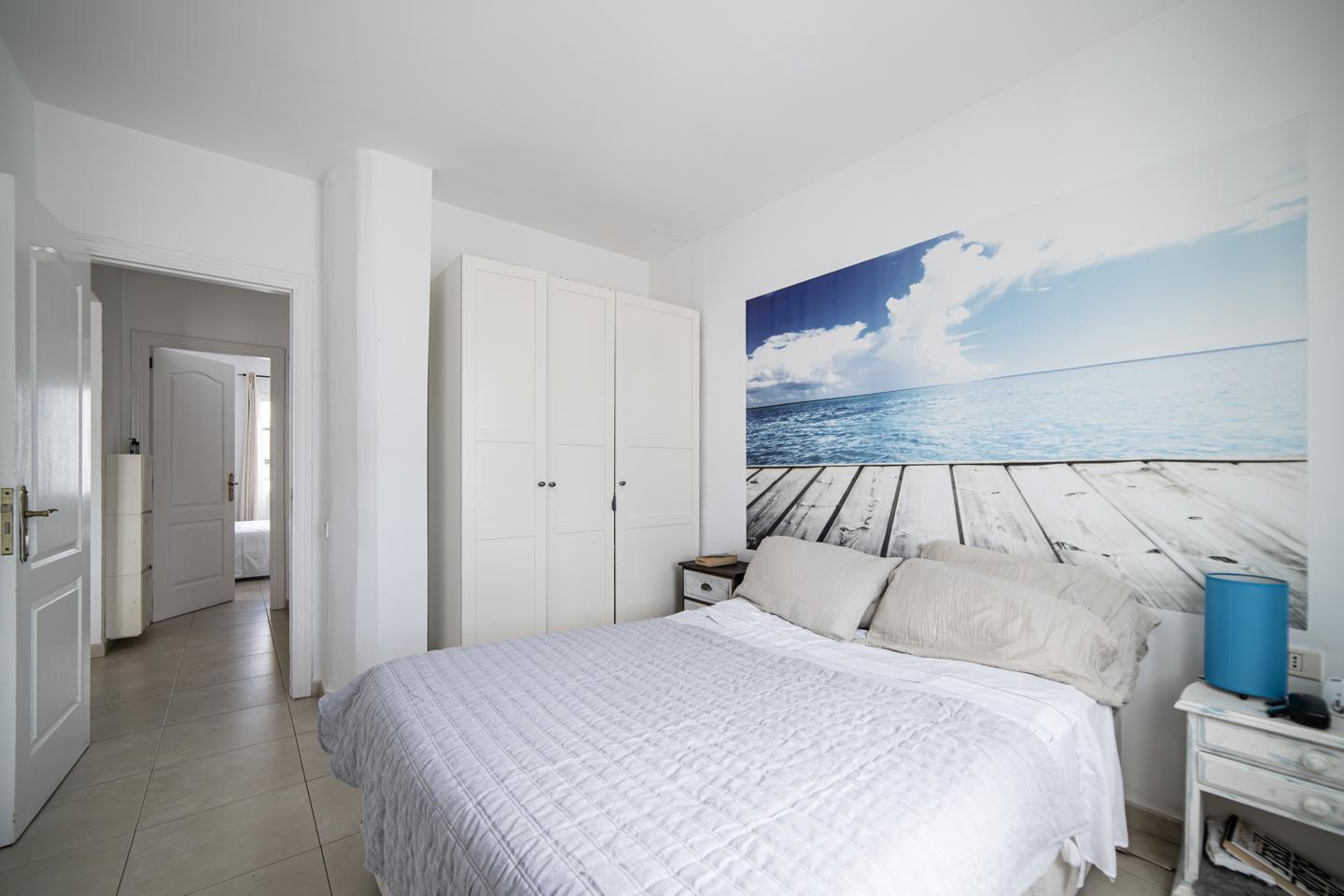 Ideally Located 2 Bed Sea View Top Floor Apartment