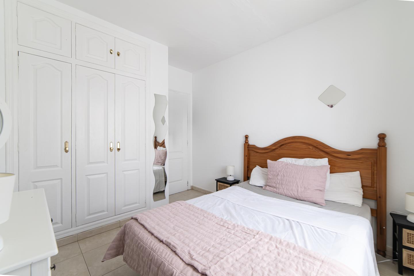 Ideally Located 2 Bed Sea View Top Floor Apartment