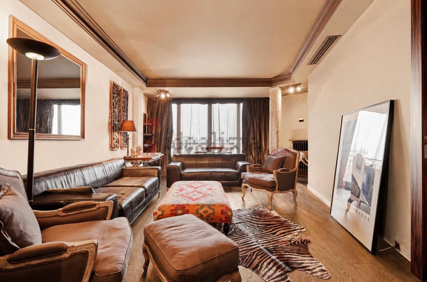 Flat in Calle del Doctor Esquerdo, Madrid, Madrid of 115 m2