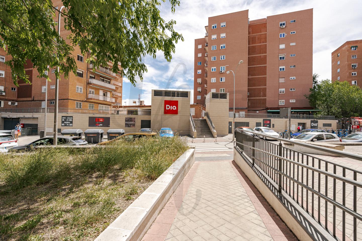 pisos en madrid · calle-de-jose-anduiza-28034 270000€