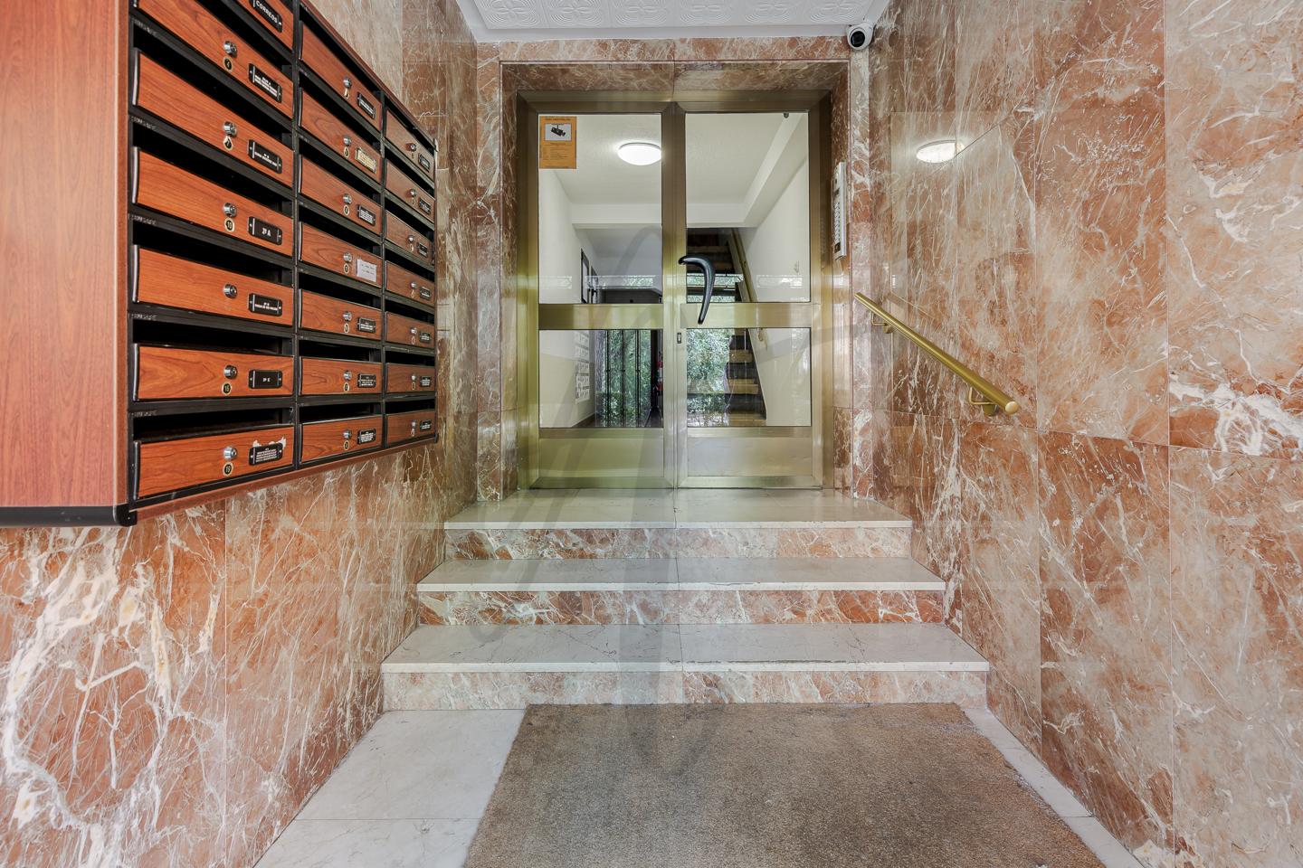 pisos en madrid · calle-de-jose-anduiza-28034 270000€