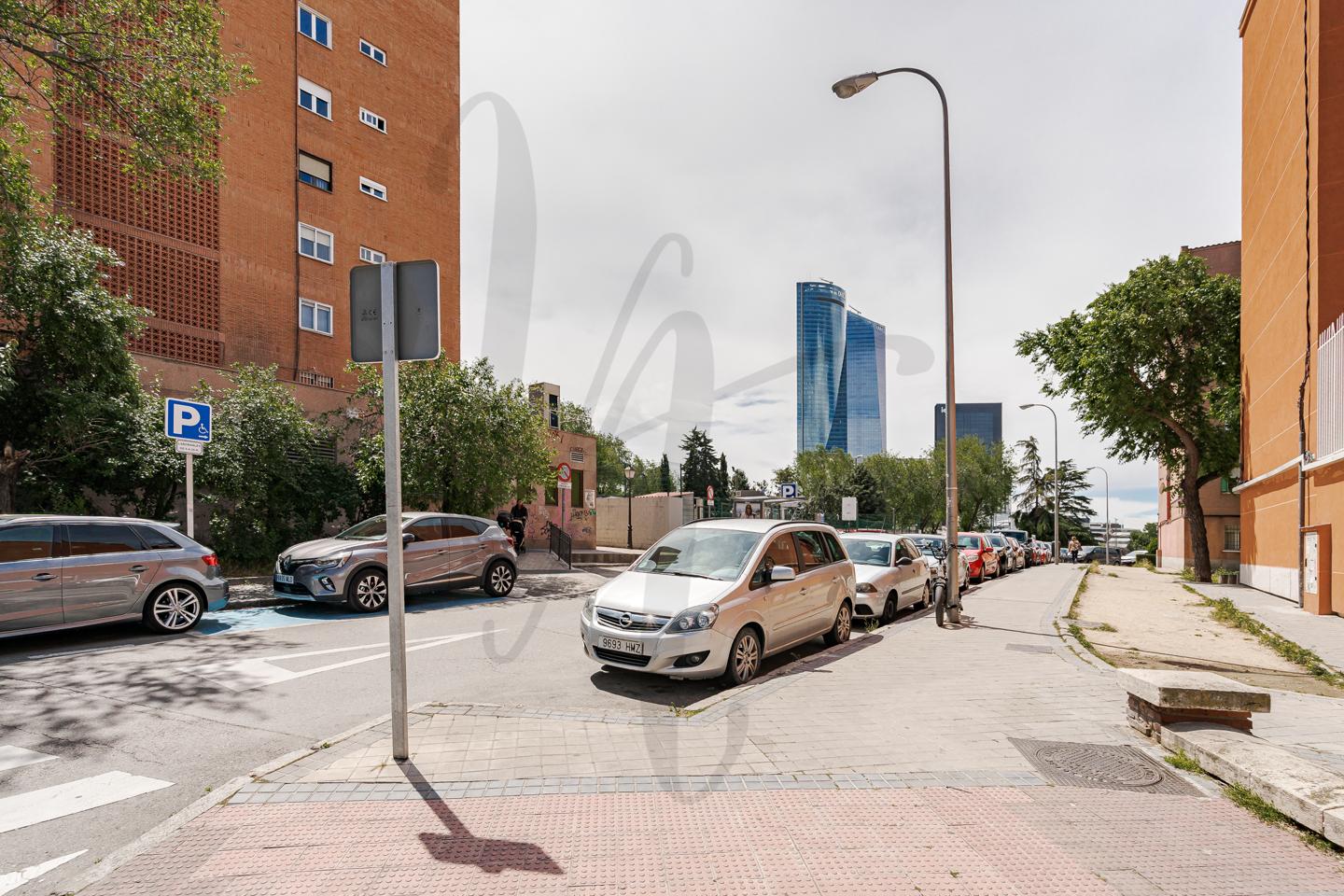 pisos en madrid · calle-de-jose-anduiza-28034 270000€