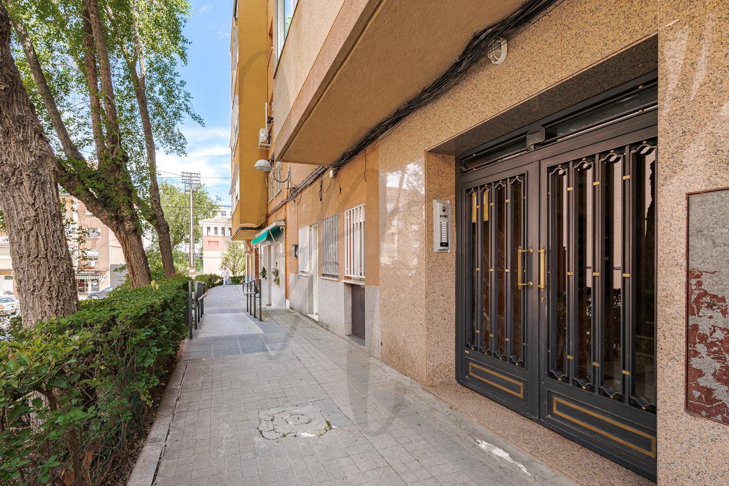 pisos en madrid · calle-de-jose-anduiza-28034 270000€