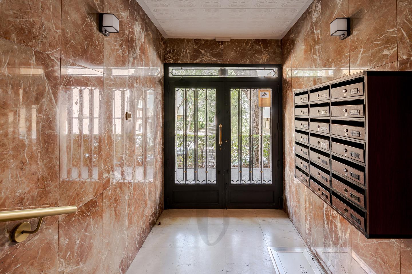 pisos en madrid · calle-de-jose-anduiza-28034 270000€